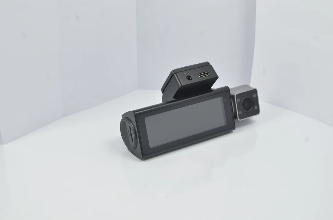 MOCO DC-03 Triple-Camera Dashcam 4K (2K+1K+1K) Wifi With Mobile App Control - Image 4